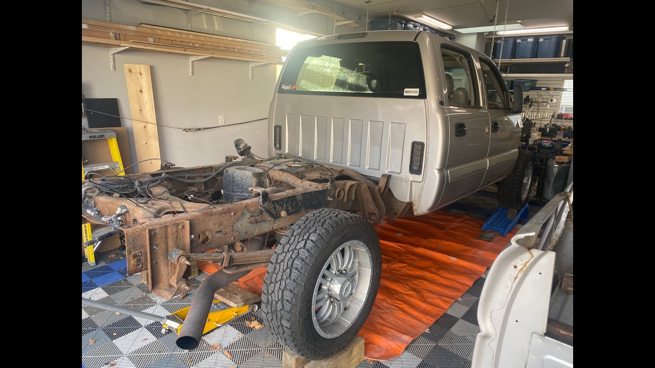 Solving chassis rust with Noxudol on my LBZ Duramax