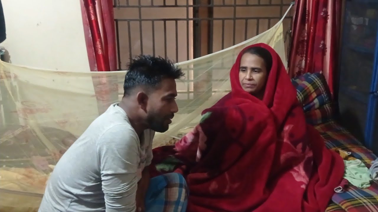 মার জন্য শীত এখনো যায় নাই।আয়মানের নানা আয়মানকে পরাইতাছে।#Bangladeshibloggerparulakther.