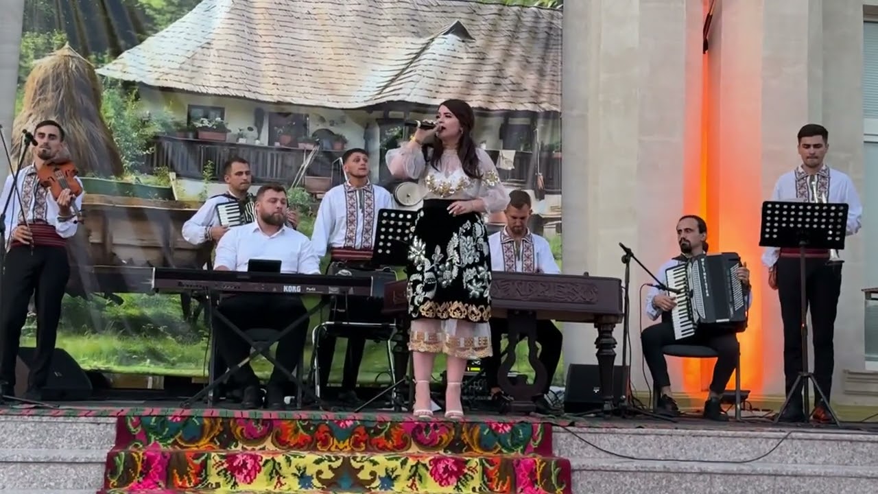 Orchestra de muzică Populară Andrieș-Olivia Cheptea -Ești frumoasă tinerețe
