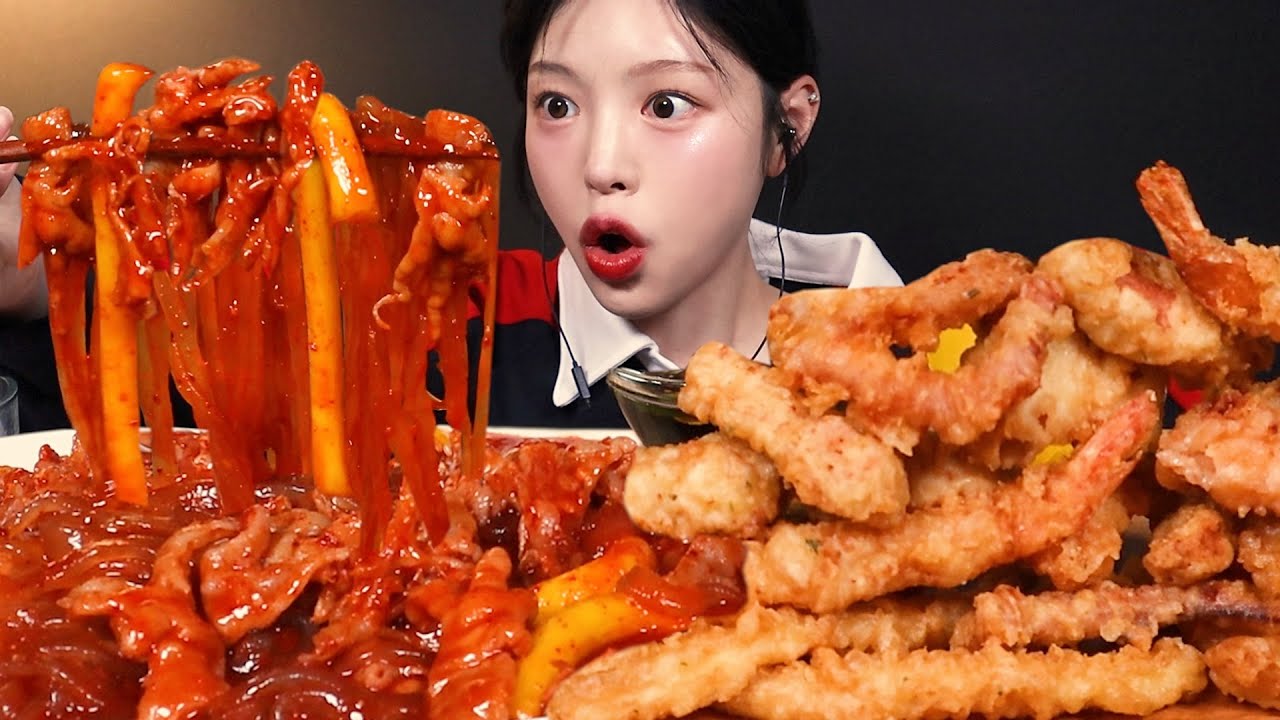 SUB)매운 국물 닭발에 산더미 튀김 먹방! 당면 잔뜩 넣어먹기 꿀조합 리얼사운드 Spicy Chicken Feet & Fried Squid Mukbang Asmr