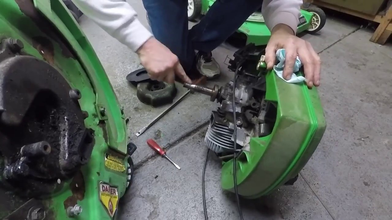 Lawn Boy L21ZSNC 1991 bottom seal replacement.