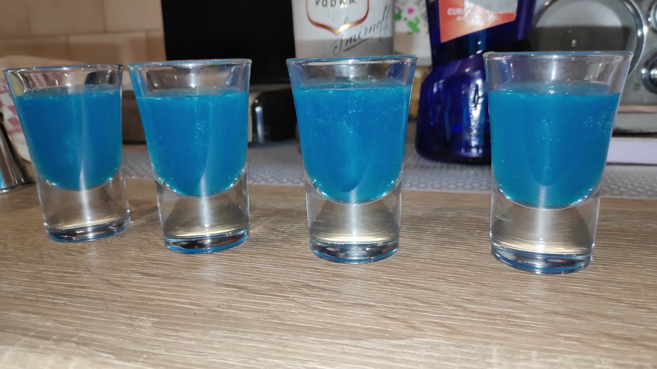 Blue Kamikaze cocktail Shots