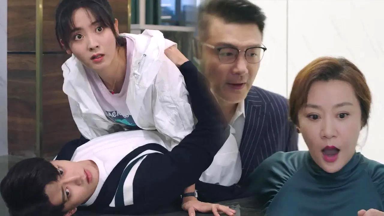 Movie | 霸總被灰姑娘的廚藝征服，意外被她撲倒在地，父母撞見親密現場驚呆了！#乌鸦小姐与蜥蜴先生#MissCrowWithMrLizard