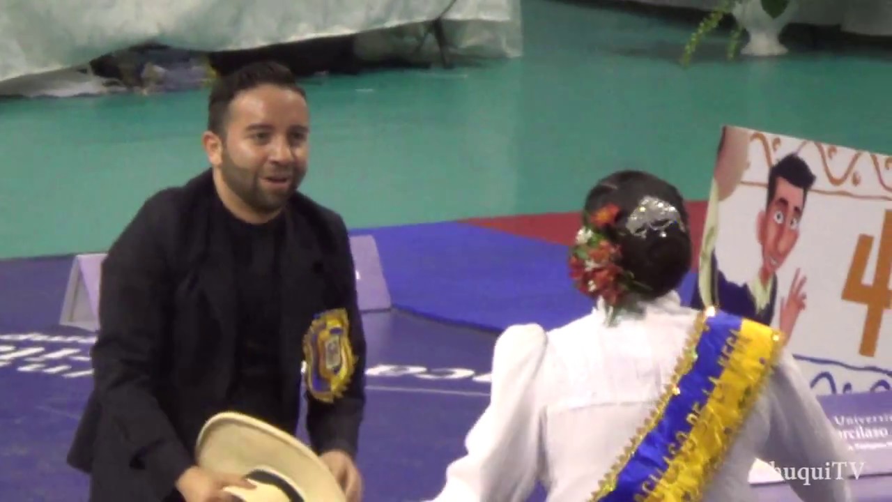 Garcilaso 2017. Martha Wong y Koki Beteta. Entrega Campeón de Campeones