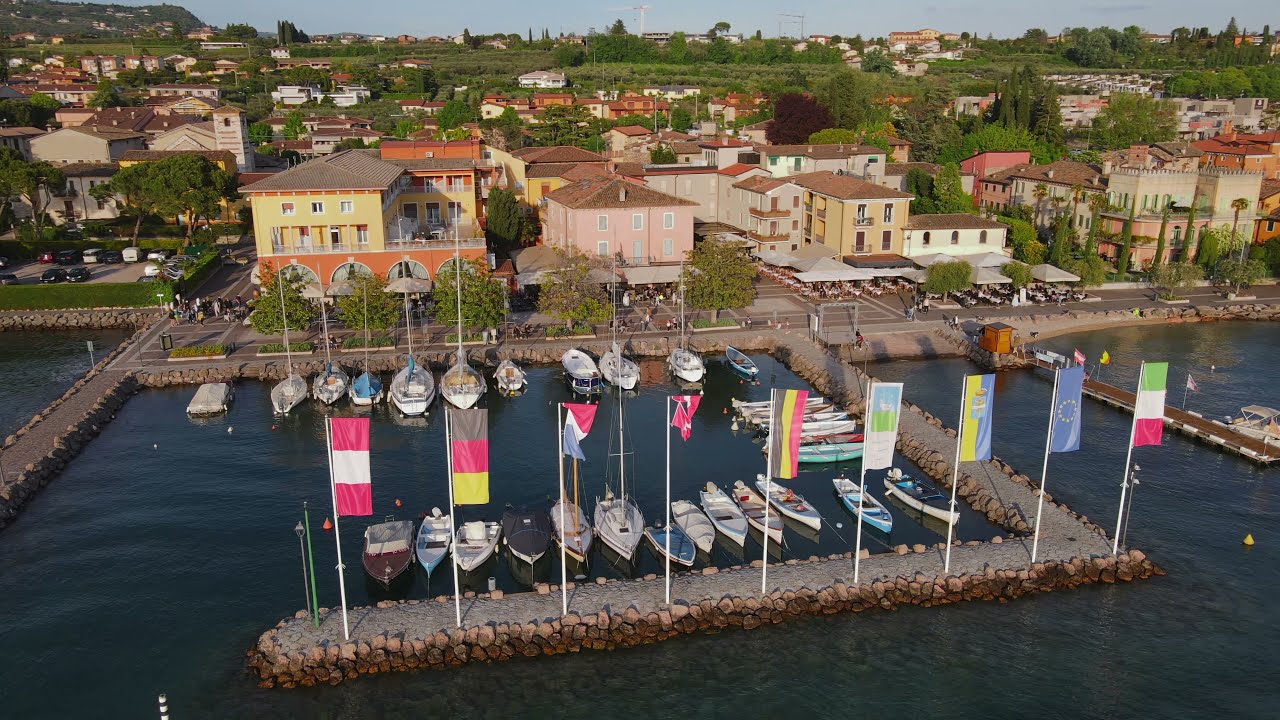 Lago di Garda - Drone 4K - Bardolino - Lazise - Cisano