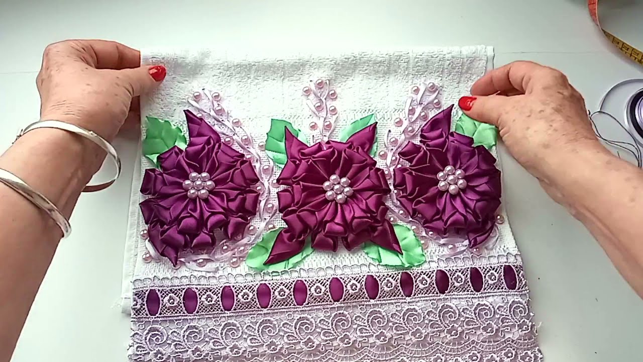 Bordado com fita de cetim - Flor VINHO