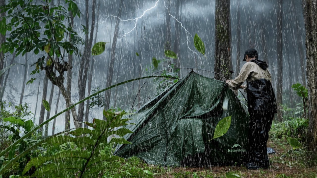 CAMPING DI TENGAH HUJAN DERAS DAN BADAI PETIR ⛈️ WAKTU YANG TEPAT UNTUK BERSANTAI