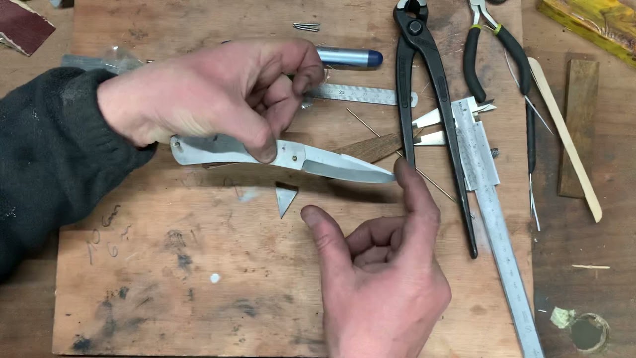 Premier couteau pliant