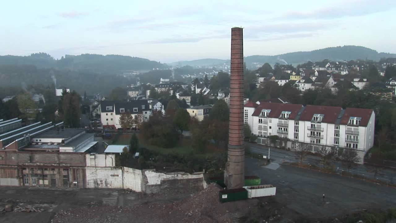 Sprengung Steinmüller-Schornstein in Gummersbach - HD - Sprengmeister Wolfgang Gießler