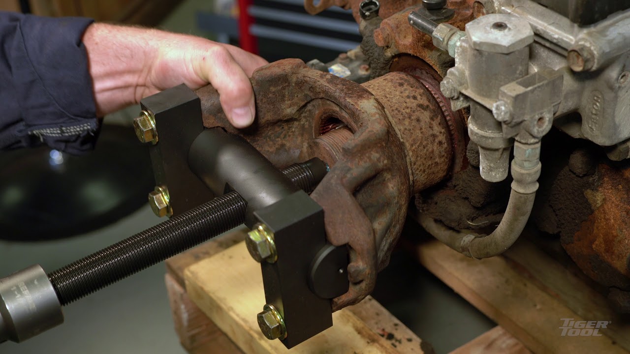 Heavy Duty Yoke Puller | Tiger Tool 10803