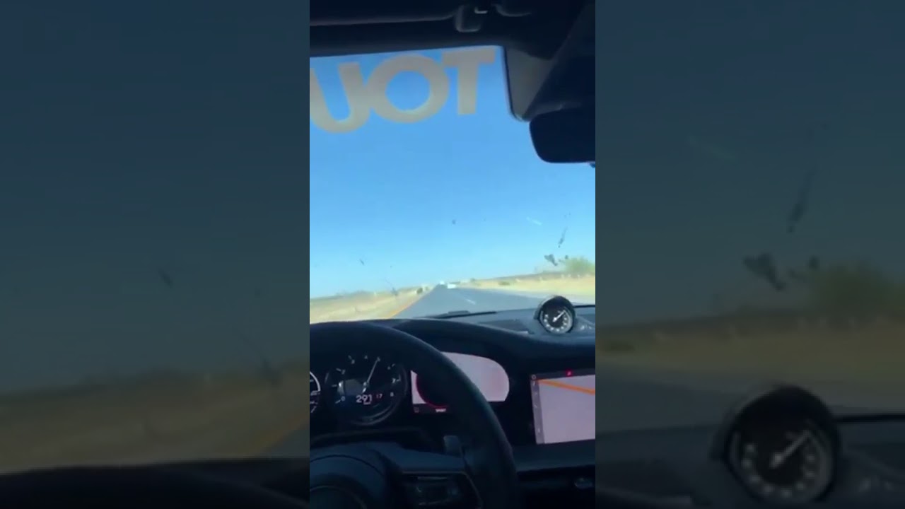 Tires Explode while going 300kmh in a Porsche 911