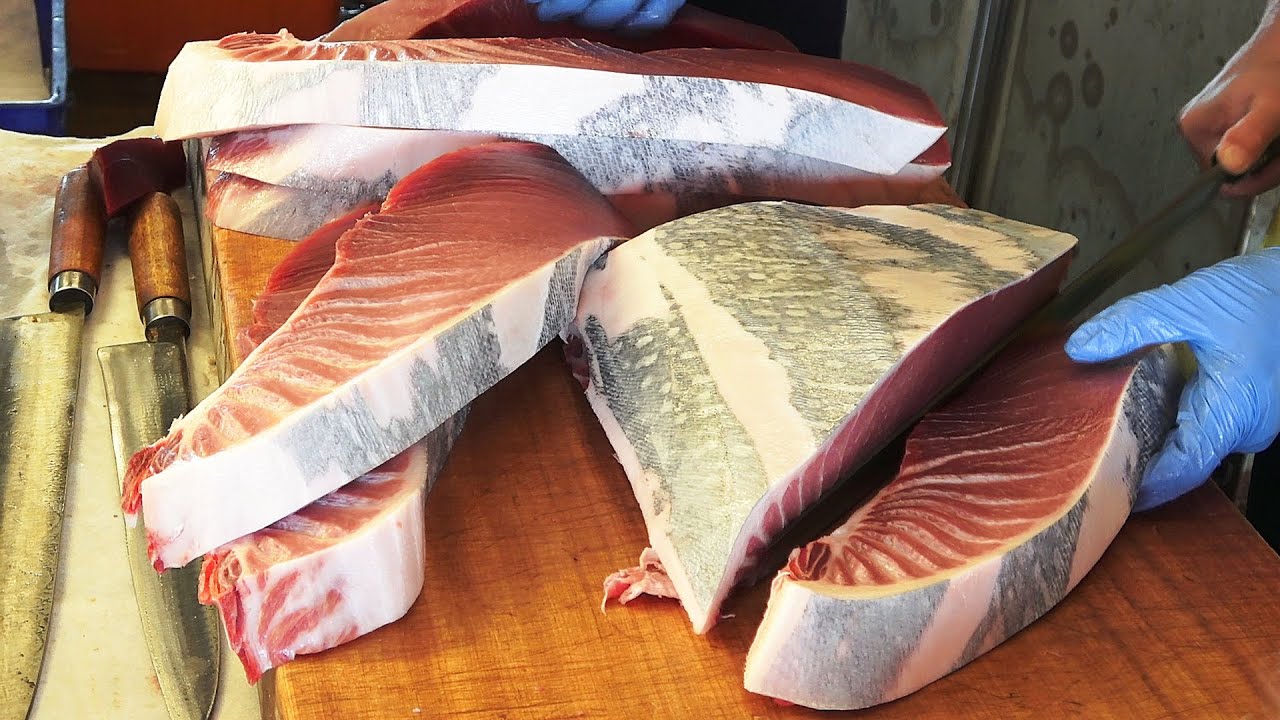Нарезка голубого тунца, стейки из тунца и сашими - Тайваньская кухня