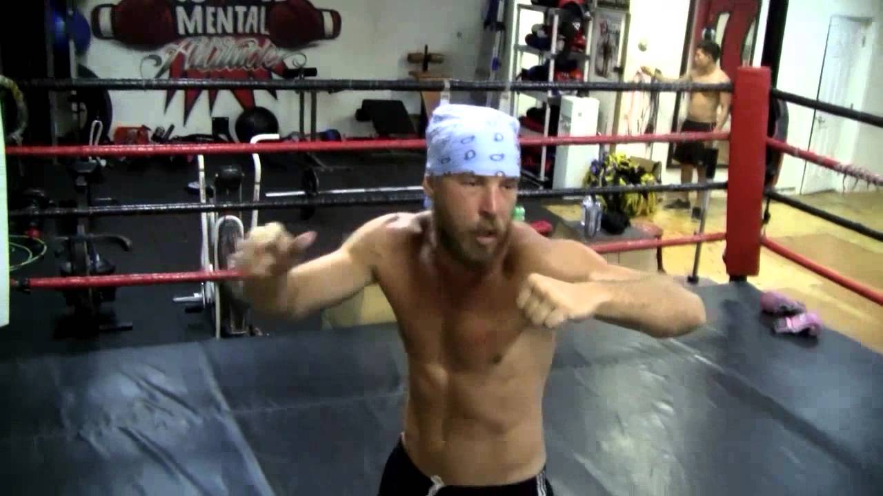 How To Throw The Short Left Hook - esnews boxing
