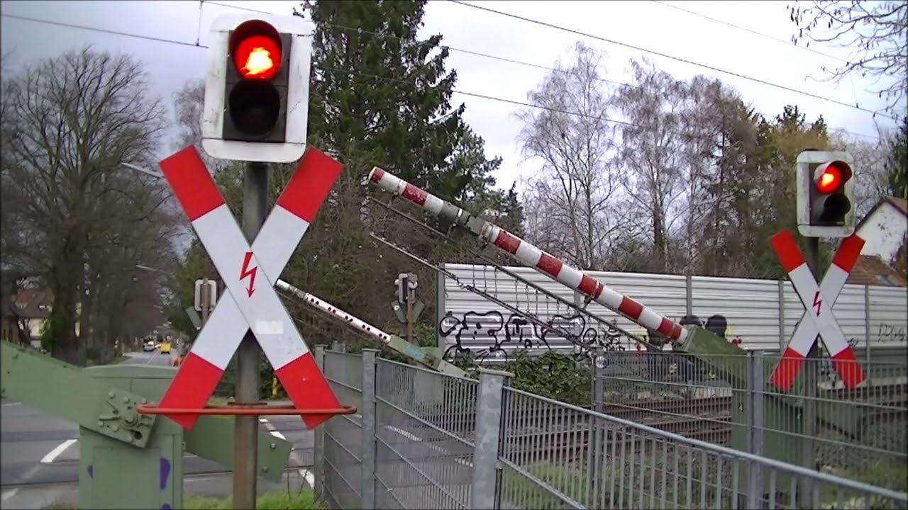 Bahnübergang Osnabrück // German Railroad crossing // Duitse Spoorwegovergang