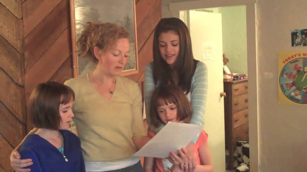 Selena Gomez & Joey King Singing on Set