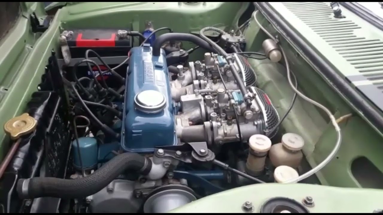 Datsun 100A Twin Carburator Sound!