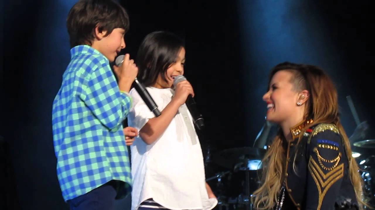 Demi Lovato Live in Mexico City  - Let it Go Neon Lights Tour 2014 HD