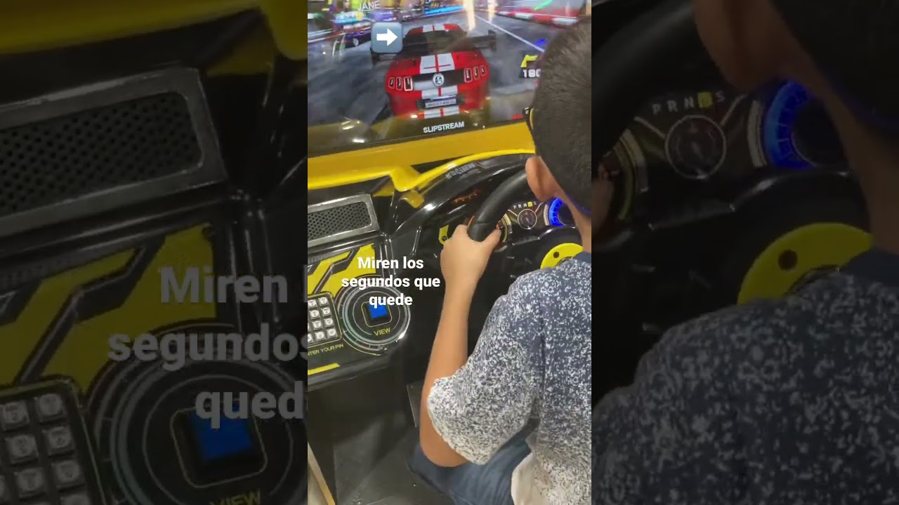 As&iacute; juega un pro de m&aacute;quinas Arcade los juegos de carreras