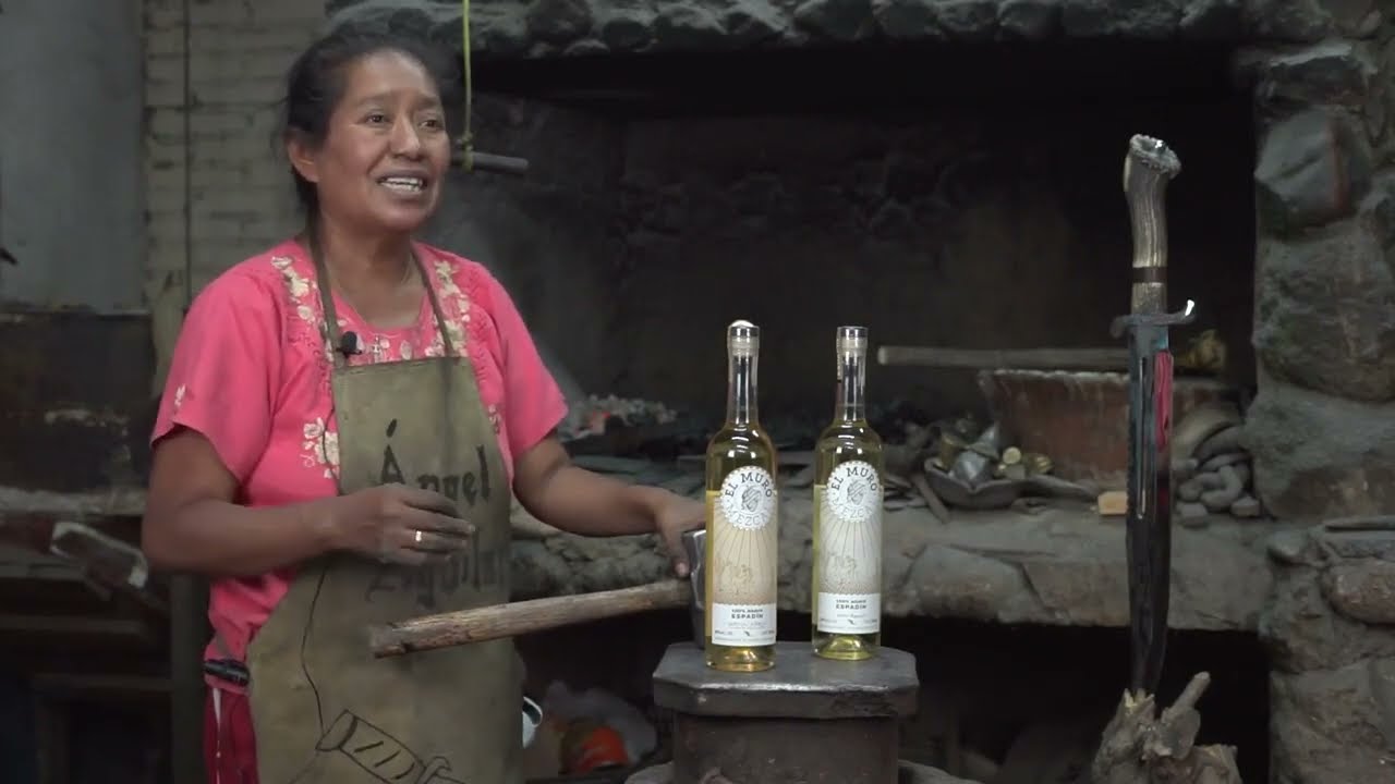 Artesanos de Oaxaca elaboran Cuchillos y Espadas