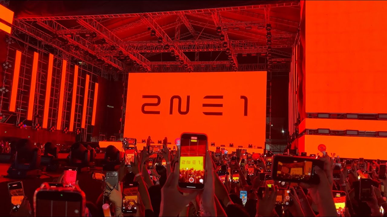 2ne1 in Cambodia