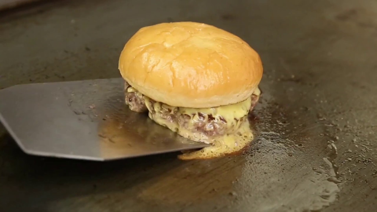 Cheeseburger at Dublin's Bunsen