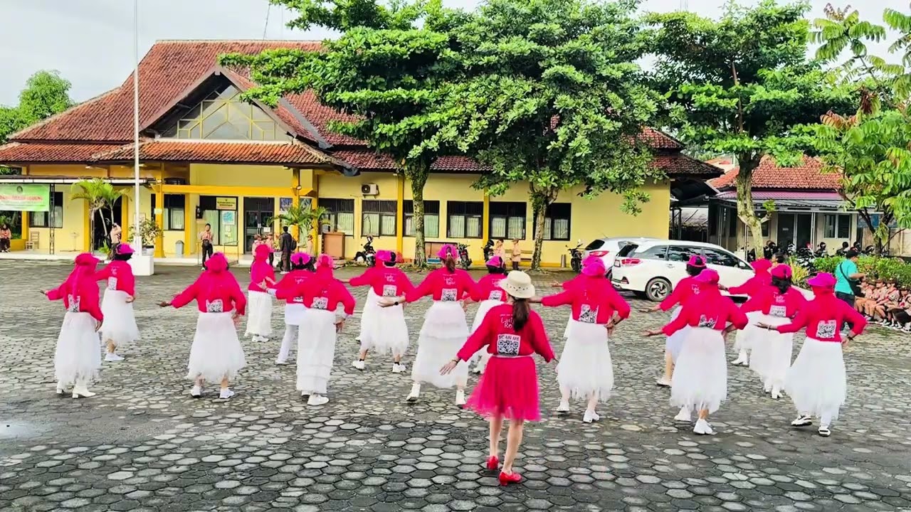 Bahagiaku Denganmu Line Dance/Choreo by Suroto (INA) /Demo :HMD Gombong/