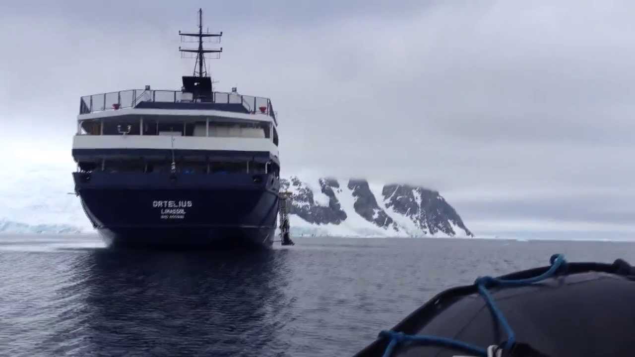 The Monsoon Diaries: ANTARCTICA - Zodiac Cruising