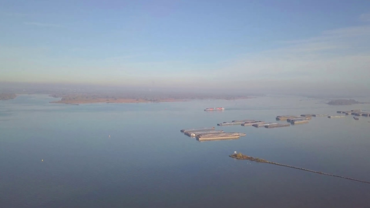 Monument Moerdijkbrug 4K Video - Holandia 17.11.2019. (Mavic Pro)