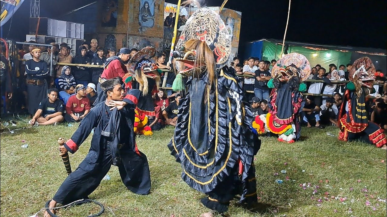 SOLAH APIK BARONGAN NOGO BATHORO SURYO DI LAPANGAN DESA KARANGAN