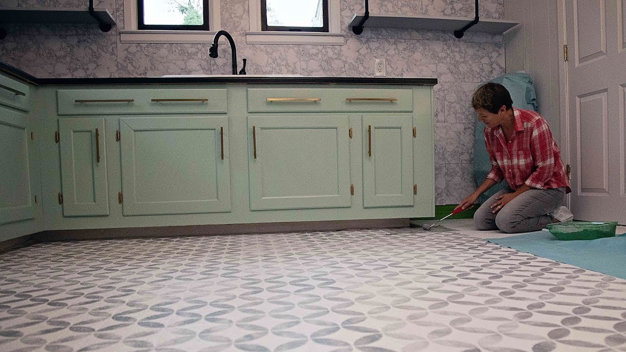 Как нанести трафарет на виниловый пол — DIY Network
