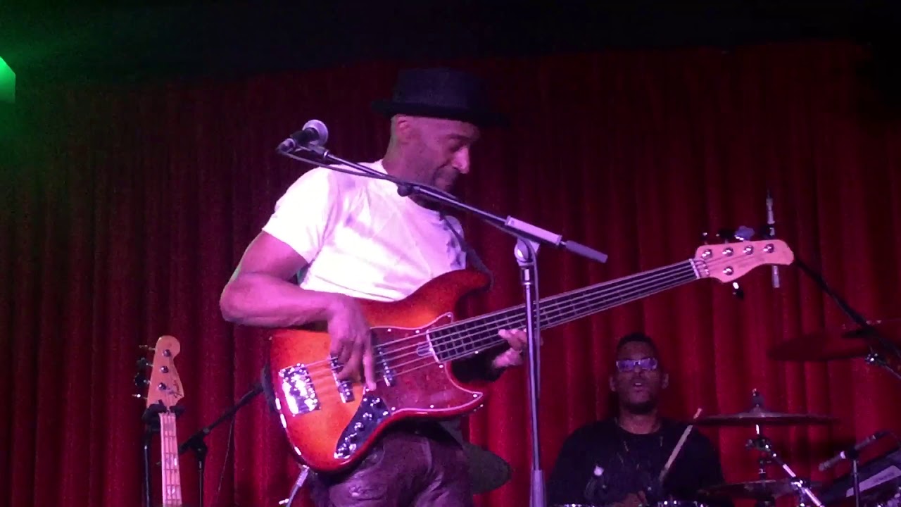 Marcus Miller fretless Sire bass solo live in Los Angeles 2/23/20