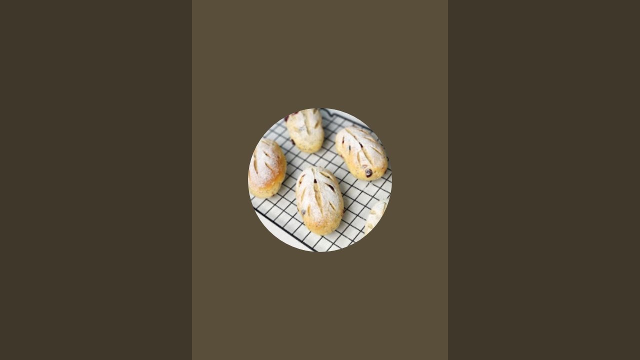 Louvrèbake sedang live sekarang!