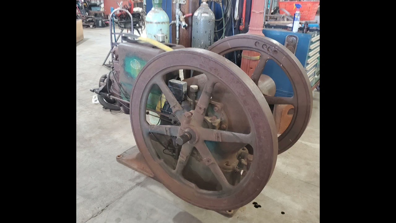 McCormick-Deering 10hp Model M Gas Engine: First Start