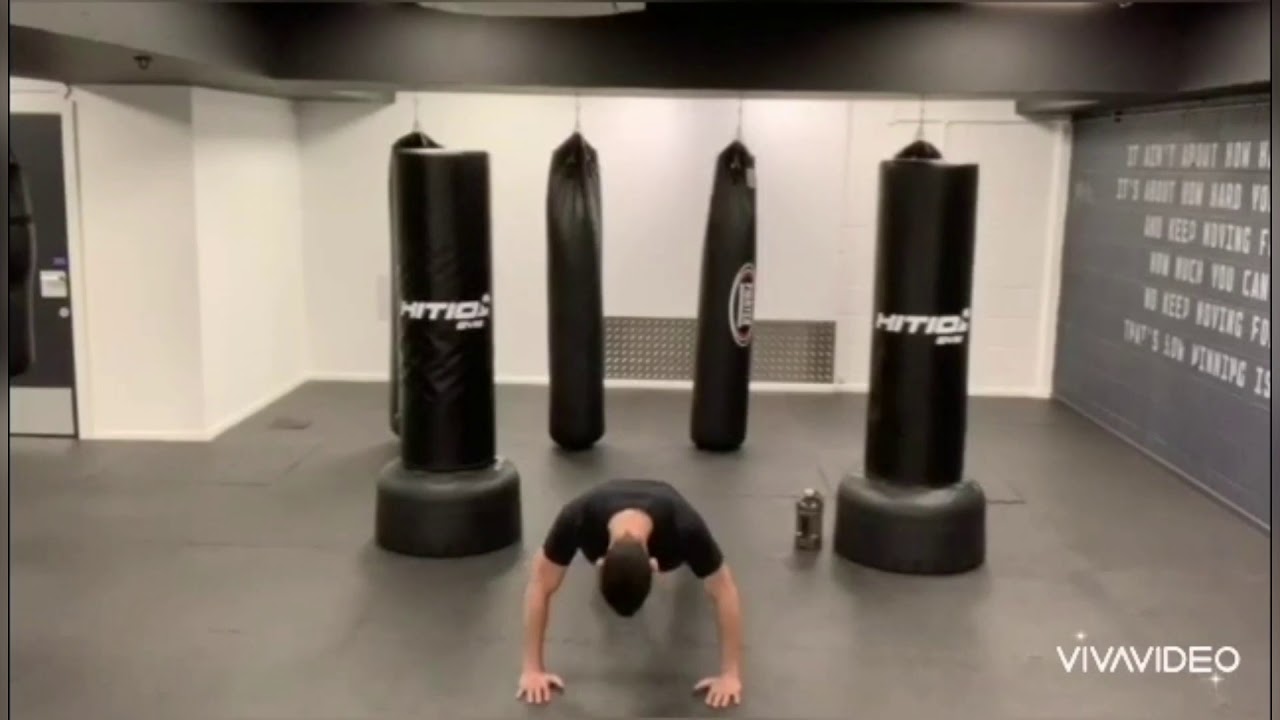 Kickboxing full body workout with Simon