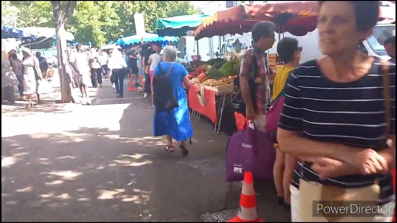 De belles trouvailles au marché de Castellane