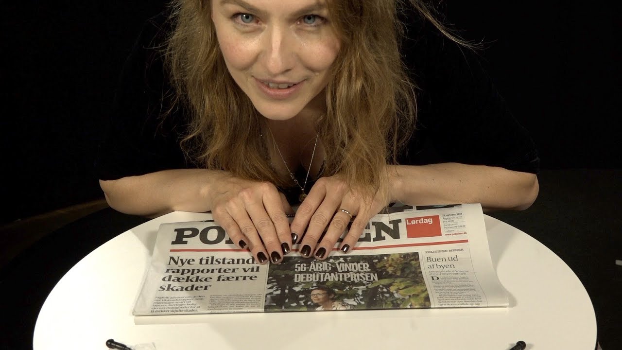 [ASMR] The relaxing sound of Politiken (newspaper), tapping and whispering