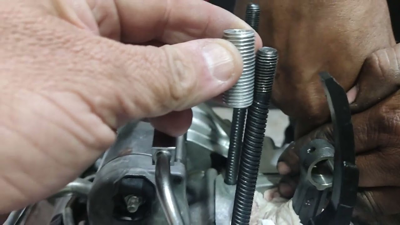 XRE CB 300 Twister e Falcon com rosca espanada bucha de alumínio nelas