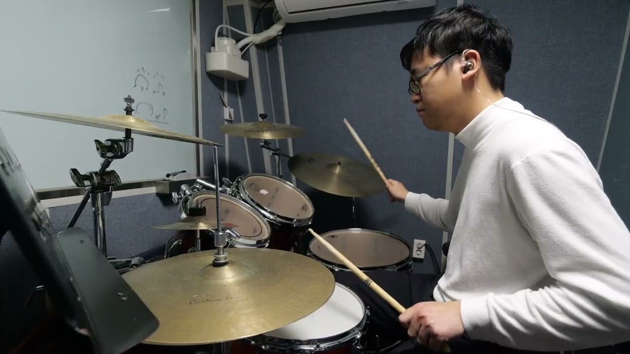 Kelly Clarkson - Underneath the Tree drum cover by Drummer Swagger