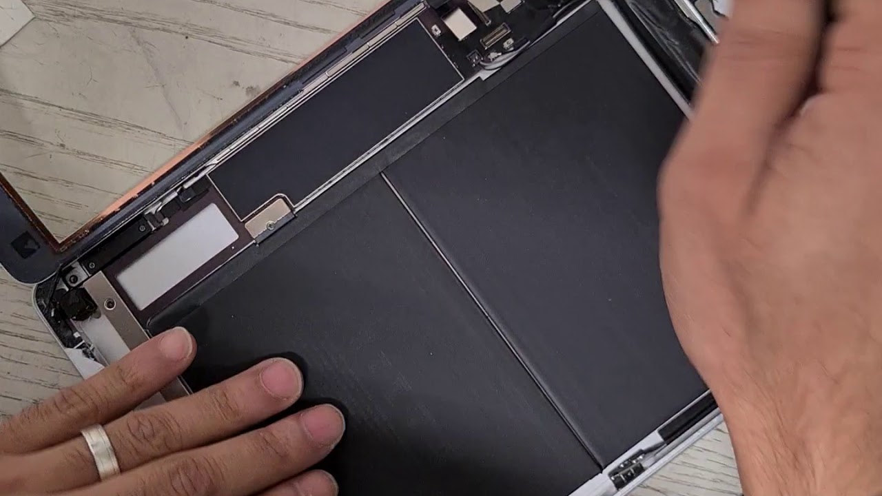 طريقه تبديل تاتش ايباد iPad 2019 10.2 LCD Touch Screen Replacemen  2019-7