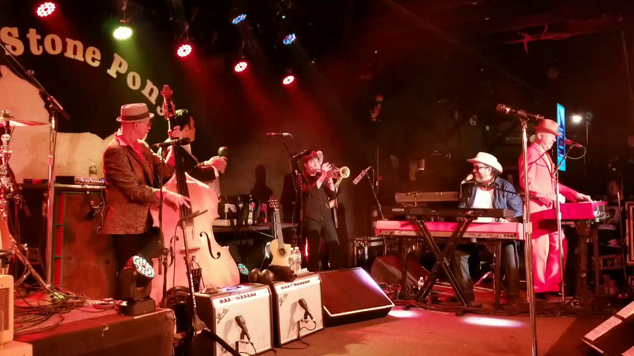 The Mavericks, 