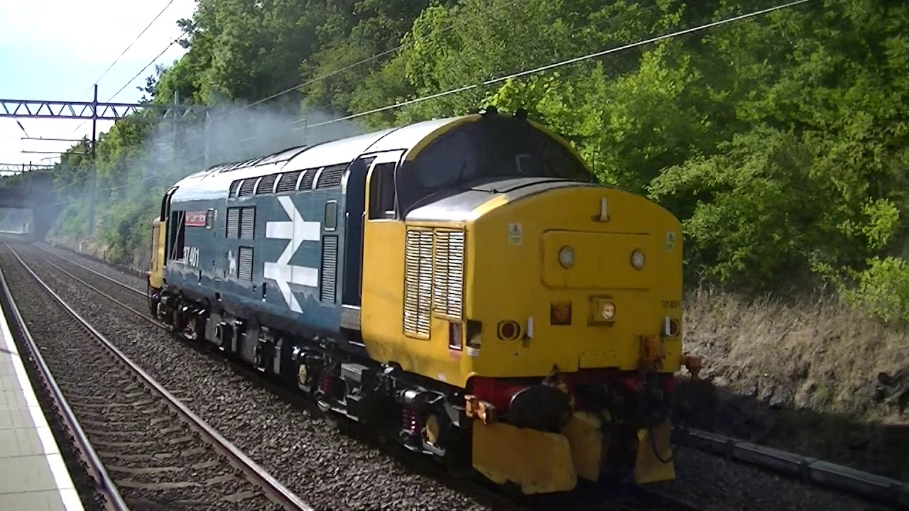 37-401 Mary Queen Of Scots runs through Apperley Bridge heading for Leeds.2018