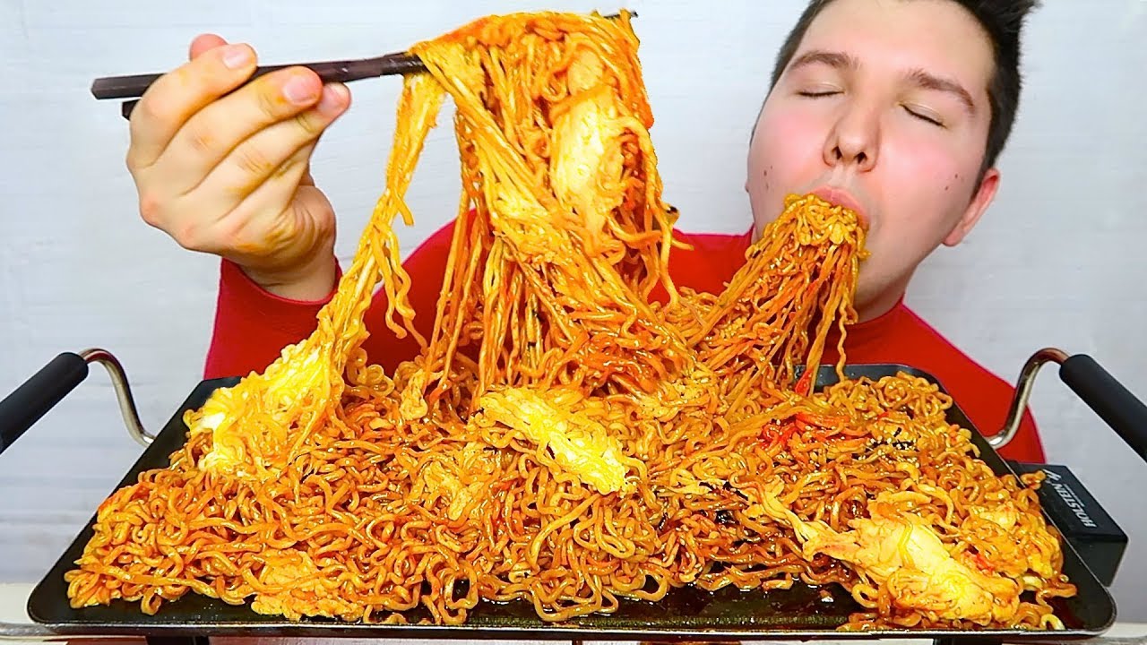 THE BEST CHEESY SPICY FIRE NOODLES I'VE EVER MADE • Mukbang & Recipe