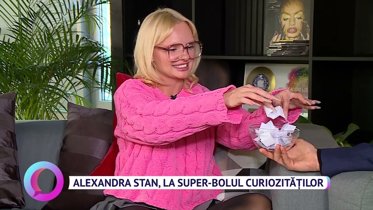 Alexandra Stan, la Super-bolul curiozităților