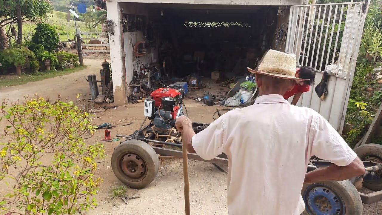 Trator caseiro 4x4 ligando o motor pela primeira vez!