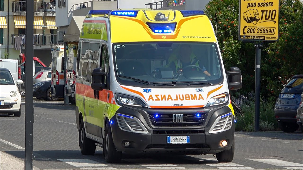 Ambulanza Croce Verde Cavallino-Treporti in emergenza - Green Cross ambulance responding code 3