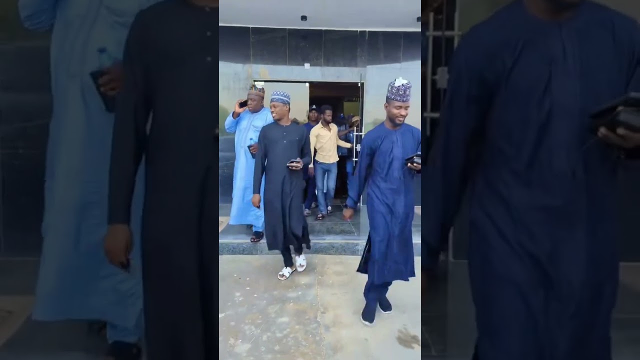 Ga sarki #alinuhu ga #hausaguy #arewa #trending #hausa #hausafilms #kannywood #sarkinwaka #shorts