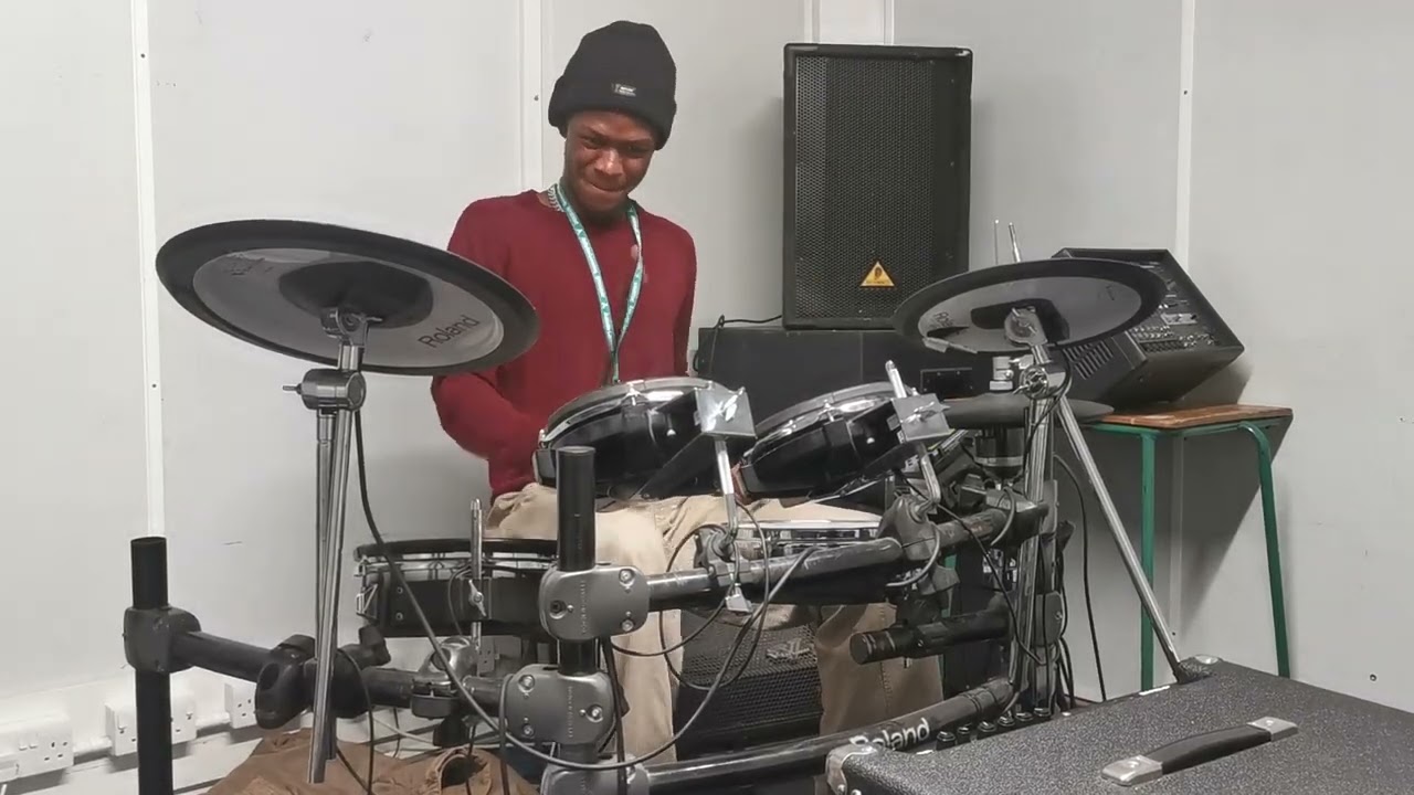 CRAZY DRUM SHED.. Gsticks