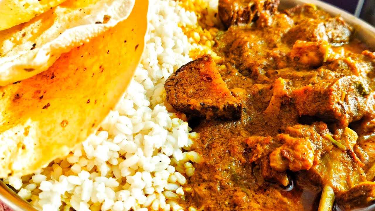 REAL MUKBANG | EATING HOMEMADE SPICY MUTTON CURRY, RICE, RAITA AND PAPAD