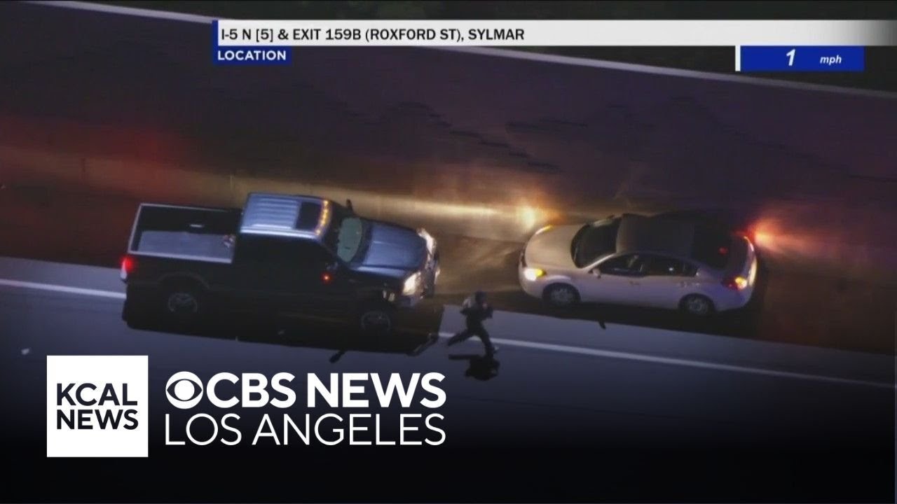Suspects in carjacking pursuit get away
