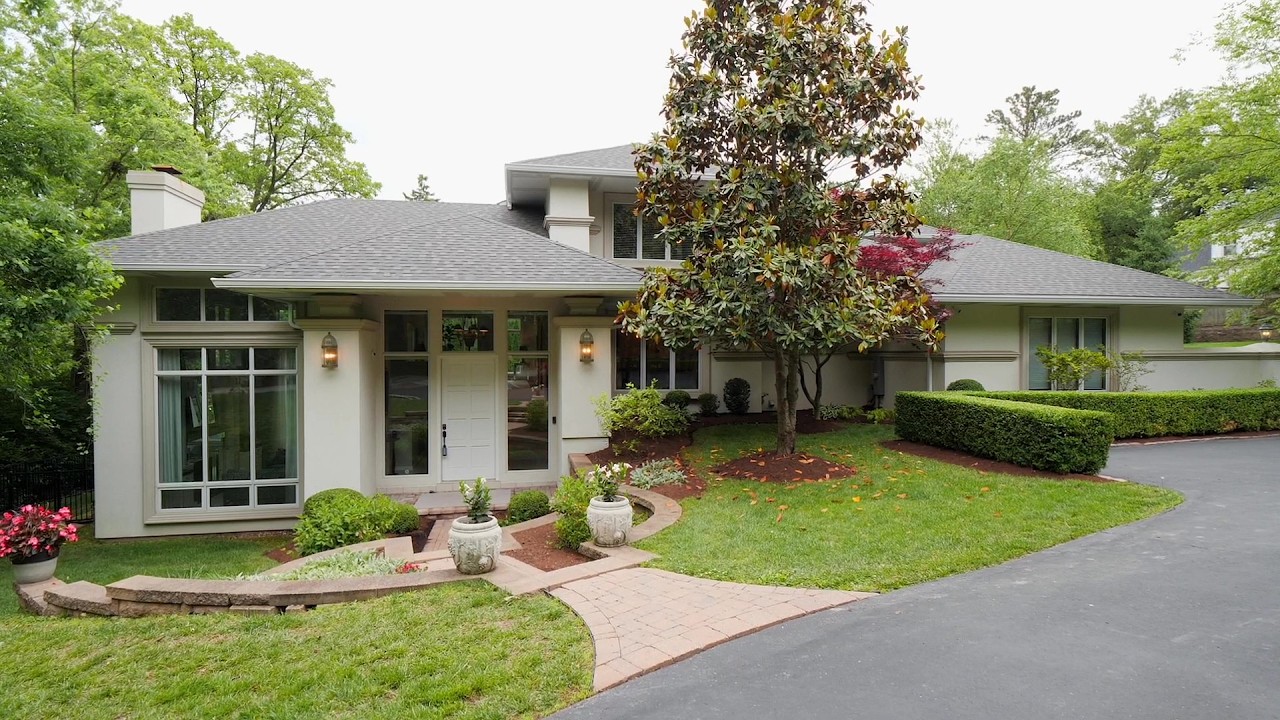 Luxury Home in Ladue, Missouri | 12 Dielman Road | Executive Estate Tour